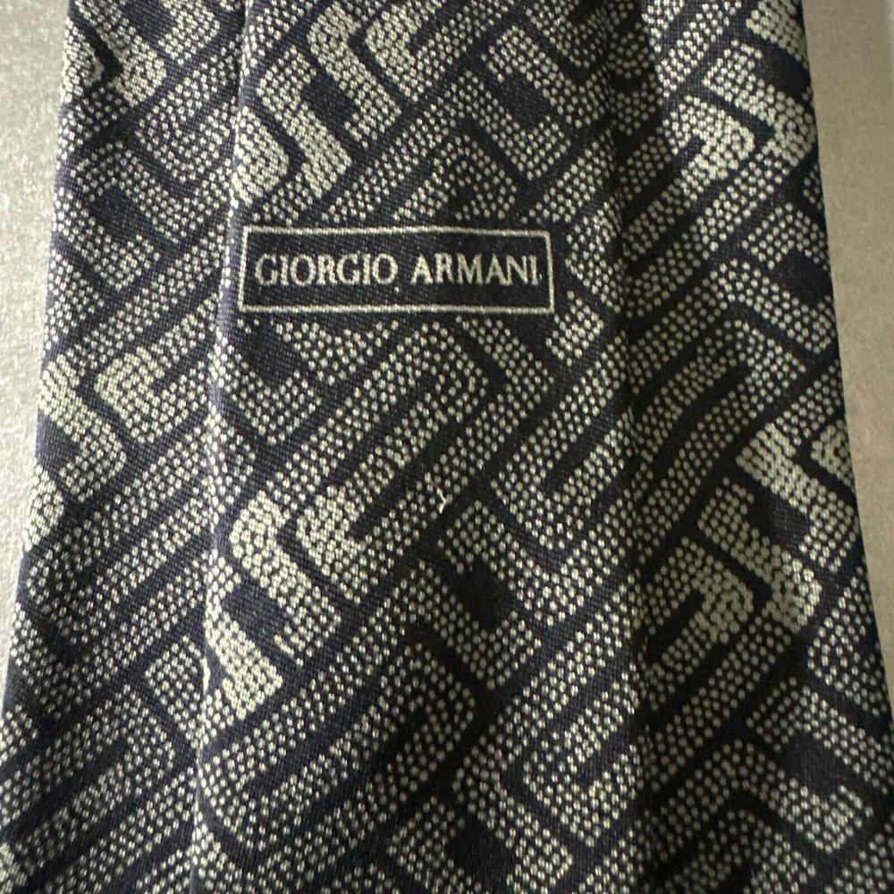 PRE OWNED DESIGNER GIORGIO ARMANI TIE